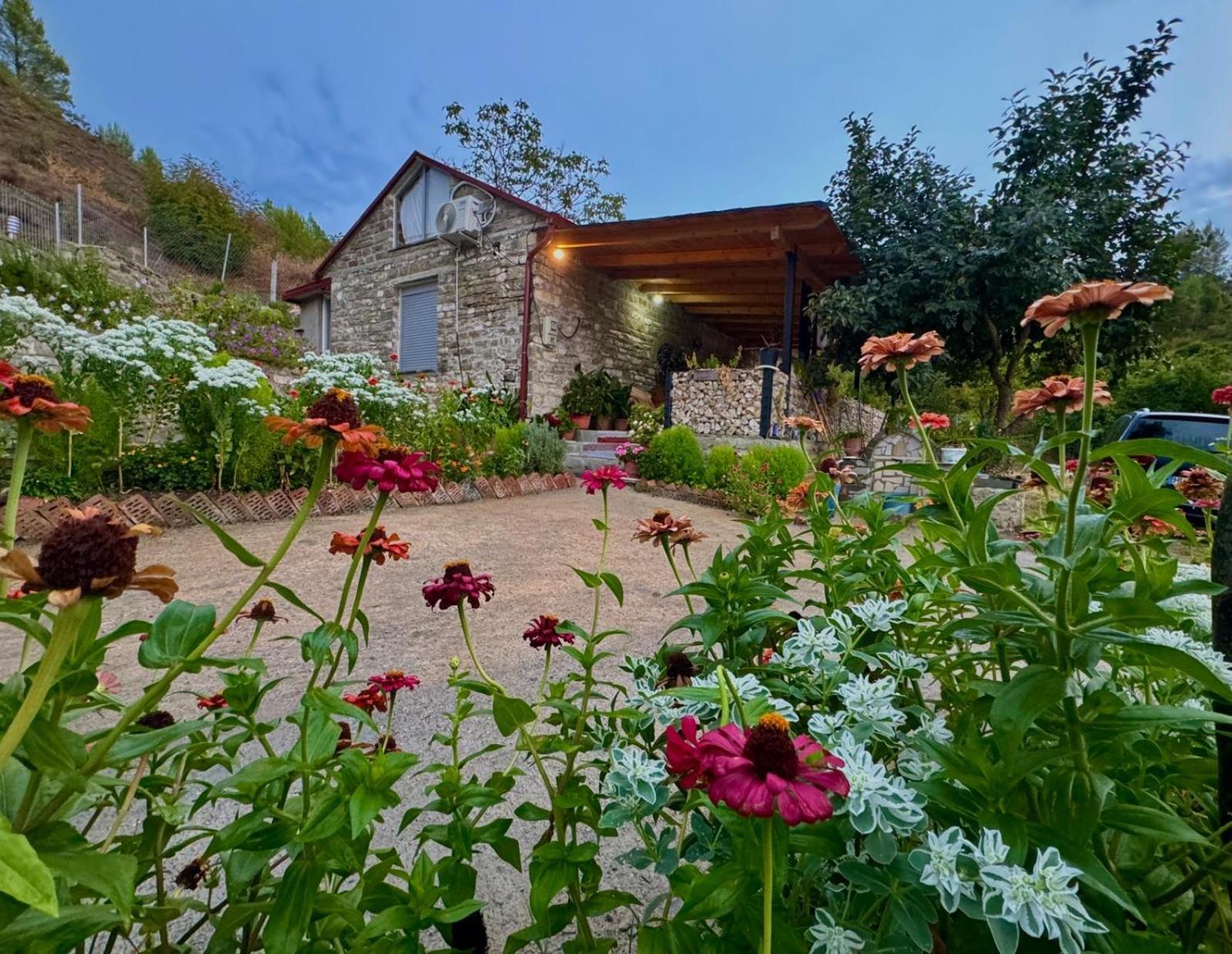 Stone House Vila Kelcyre Exterior foto